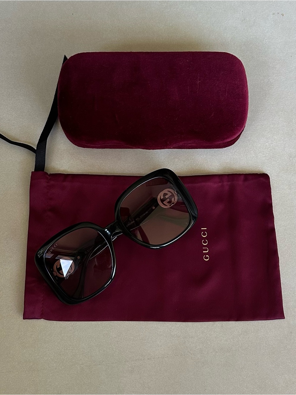 Gucci Black Oversized Square Women’s Sunglasses - Picture 3 of 11